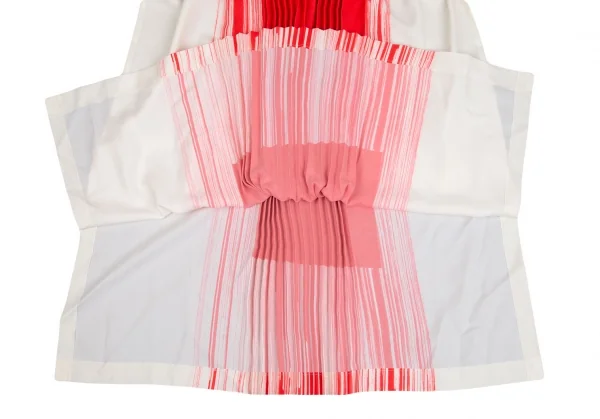 イッセイミヤケISSEY MIYAKE 132 5. ペイントプリーツVネックワンピース 白赤M位 K-103883_013