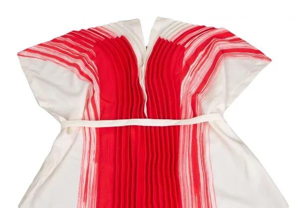 イッセイミヤケISSEY MIYAKE 132 5. ペイントプリーツVネックワンピース 白赤M位 K-103883_015