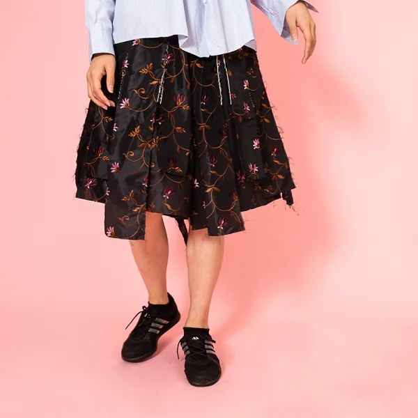 コムデギャルソン オムプリュスCOMME des GARCONS HOMME PLUS ボタニカルエンブロイダリー短冊カットオフハーフパンツ 黒XL K-103908_016