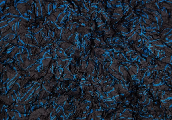 イッセイミヤケペルマネンテISSEY MIYAKE PERMANENTEシワ加工総柄シースルーカハイネックカットソー 黒青2 K-103942_012