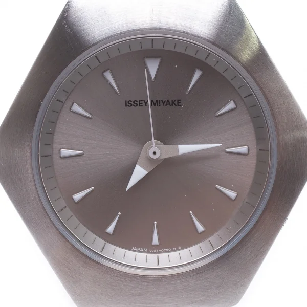 イッセイミヤケISSEY MIYAKE Designed by Konstantin Grcic コンスタンティン・グルチッチ ROKU 六角形ステンレススチールウォッチ 腕時計 シルバー K-104096_003