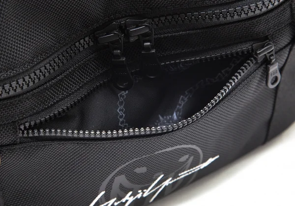 ヨウジヤマモト プールオム×ニューエラYohji Yamamoto POUR HOMME×NEWERA 裏地ブルドッグチェーンロゴ刺繍ナイロンウエストバッグ 黒 K-104247_006