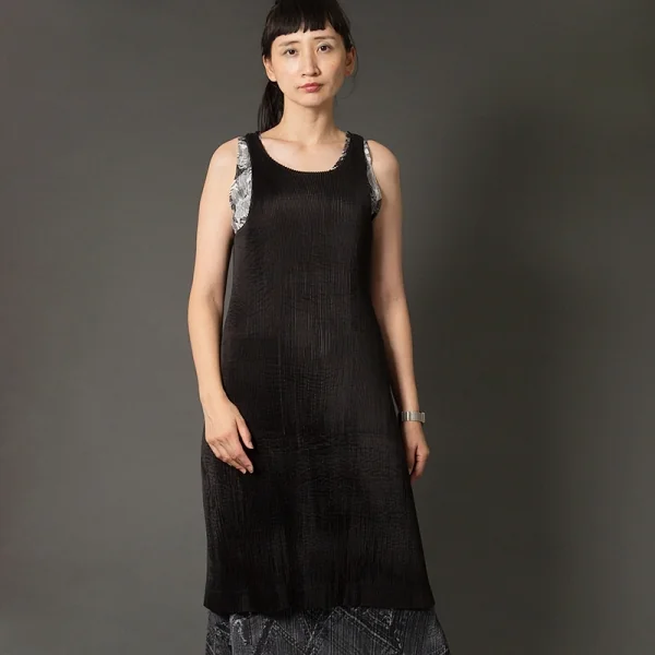 イッセイミヤケISSEY MIYAKE ミヤケデザインスタジオ MIYAKE DESIGN STUDIO プリーツノースリーブロングベスト 黒F K-104270_015