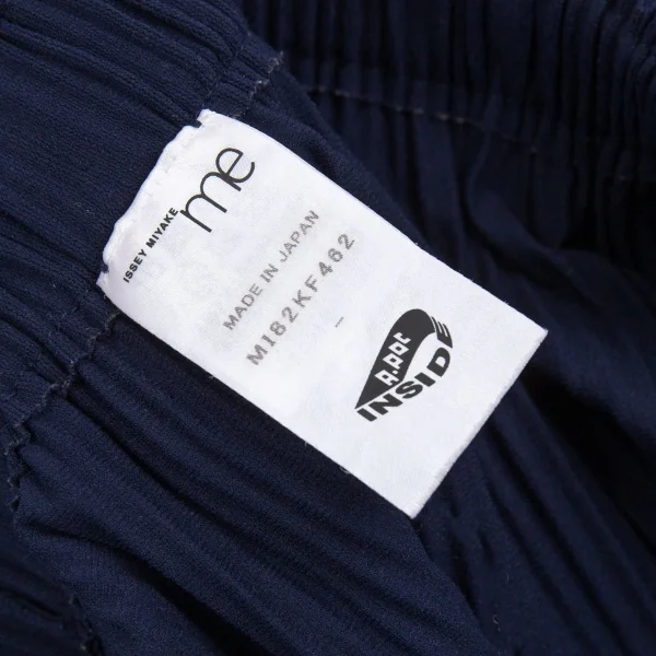 イッセイミヤケミーISSEY MIYAKE me A-POC INSIDE ファインニットプリーツカットオフハーフパンツ 紺M位 K-104638_010