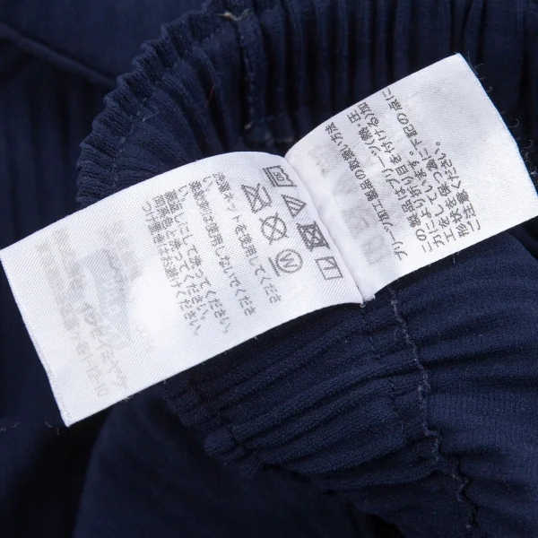 イッセイミヤケミーISSEY MIYAKE me A-POC INSIDE ファインニットプリーツカットオフハーフパンツ 紺M位 K-104638_009