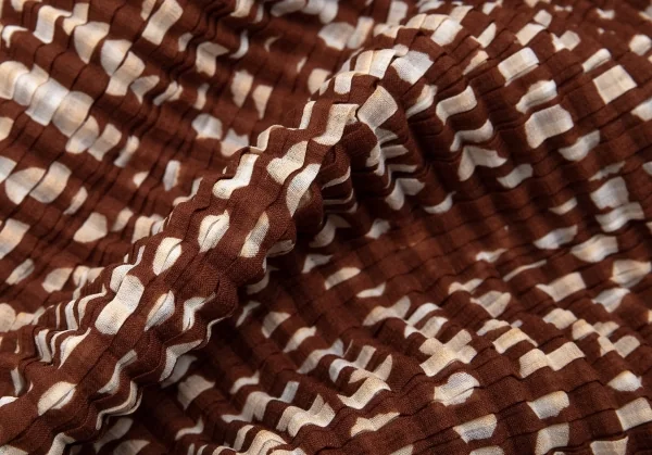 イッセイミヤケISSEY MIYAKE ストレッチプリーツドットハイネックノースリーブロングカットソー 赤茶オフL K-104674_013