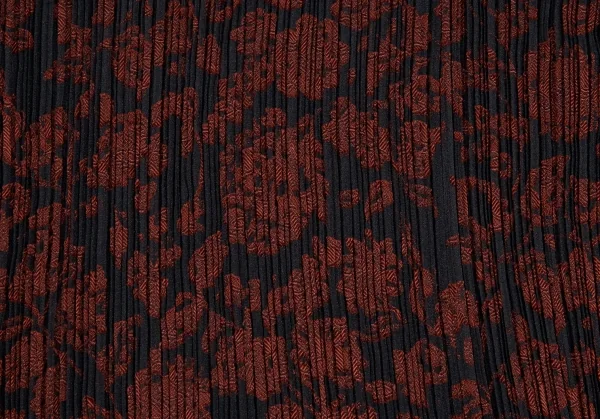 イッセイミヤケISSEY MIYAKE プリーツ花柄ジャガードセットアップ 黒赤2 K-104680_017