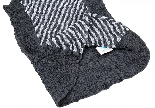 イッセイミヤケ ミーISSEY MIYAKE me 斜めストライプカリフラワータンクトップ グレーF K-104719_007