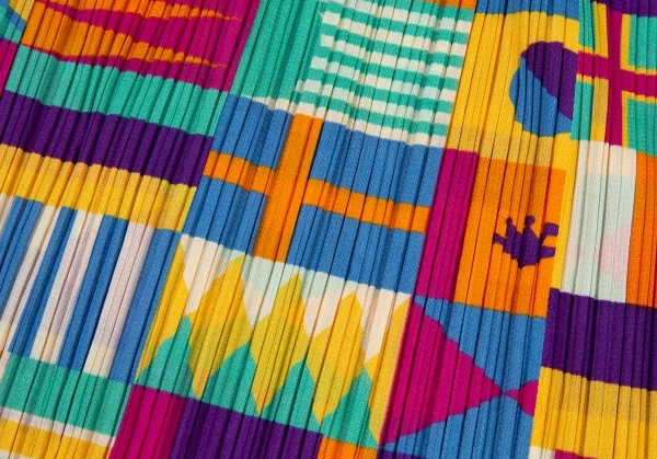 プリーツプリーズPLEATS PLEASE プリーツフラッグプリントフレアスカート マルチ5 K-105075_010