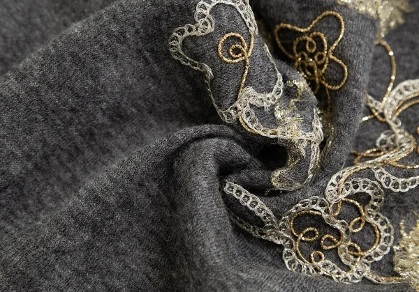 新品!トリコ コムデギャルソン トリコスペシャルtricot COMME des GARCONStricot Special バックボタンレース装飾アンゴラニット グレー白M K-105564_013