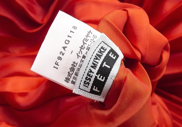 イッセイミヤケ フェットISSEY MIYAKE FETE プリーツアクリル装飾巾着バッグ オレンジ K-105909_012