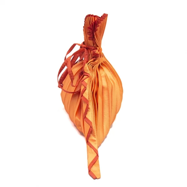 イッセイミヤケ フェットISSEY MIYAKE FETE プリーツアクリル装飾巾着バッグ オレンジ K-105909_003