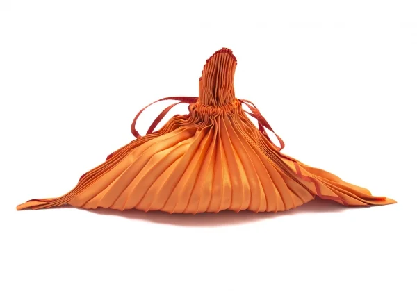 イッセイミヤケ フェットISSEY MIYAKE FETE プリーツアクリル装飾巾着バッグ オレンジ K-105909_004