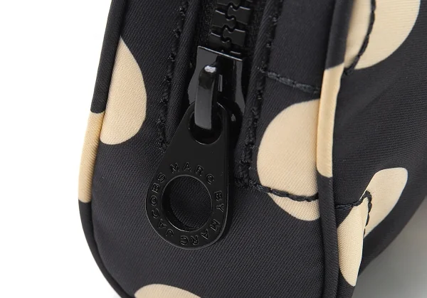 マークバイマークジェイコブスMARC by MARC JACOBS メタルプレートドットミニポーチ 紺オフ K-105915_007