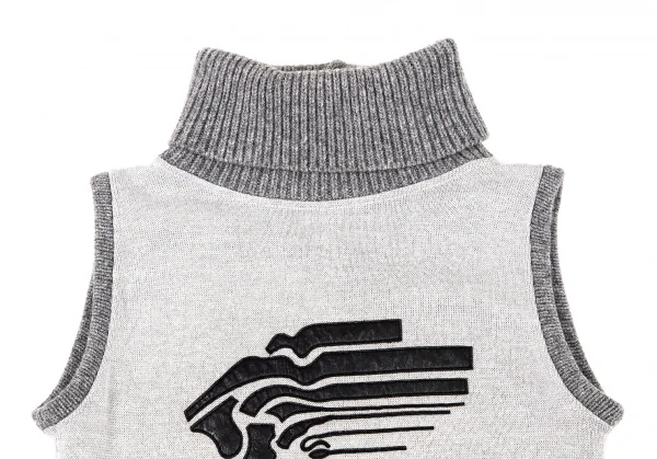 ヴェルサーチスポーツVERSACE PORT メデューサフェイクレザーパッチハイネックノースリーブニット グレーS K-106117_003