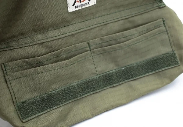 ジャンポールゴルチエJean Paul GAULTIER PARIS リップストップショルダーポーチ カーキ K-106160_018