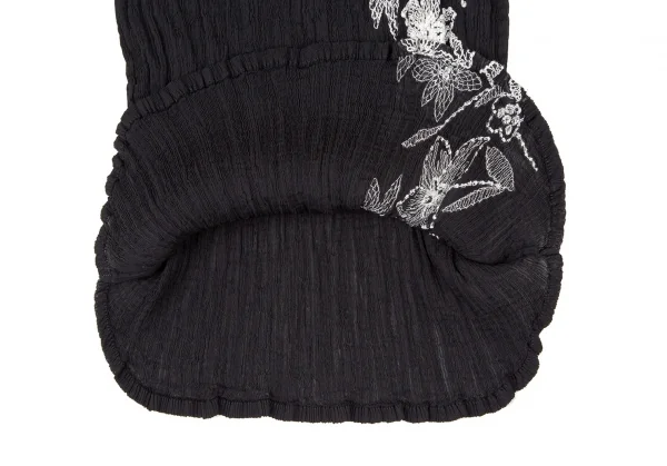 イッセイミヤケ ミーISSEY MIYAKE me 花柄刺繍クレープセットアップ 黒F K-106259_009