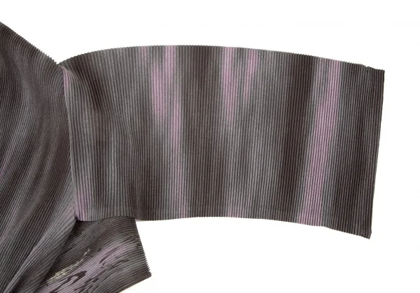 イッセイミヤケ フェットISSEY MIYAKE FETE プリーツねじりデザイングラデーションセットアップ グレー紫2 K-106556_005