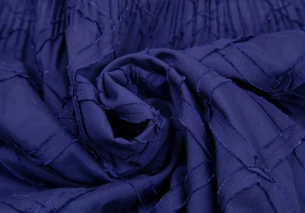 イッセイミヤケ ホワイトレーベルISSEY MIYAKE WHITELABEL プリーツ切替バイアス貼り付けスカート 青3 K-106557_009