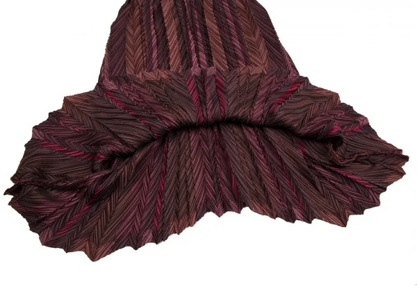 イッセイミヤケISSEY MIYAKE プリーツマルチストライプスカート ワイン2 K-106793_007