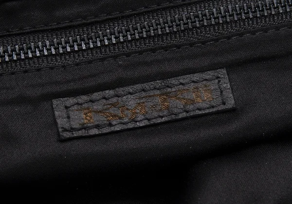 ケムリKMRii スタッズタッセルレザーミニショルダーバッグ 黒 K-106905_012
