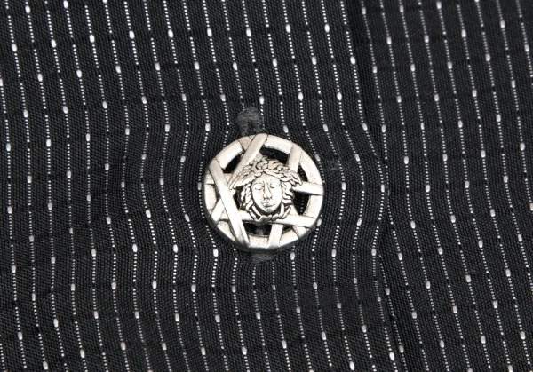 ヴェルサーチ ジーンズクチュールVERSACE JEANS COUTURE メデューサメタルボタンピンドットストライプシャツ 黒XS K-107046_005