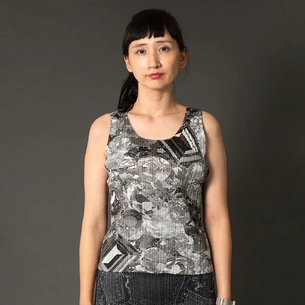PLEATS PLEASE Jewel Printed Sleeveless Shirt K-107121_011