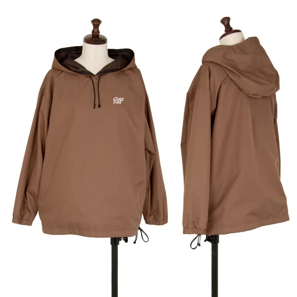 コムコム コムデギャルソンCOMME des GARCONS ロゴワンポイントポリアノラックパーカー ブラウンS K-107224_001