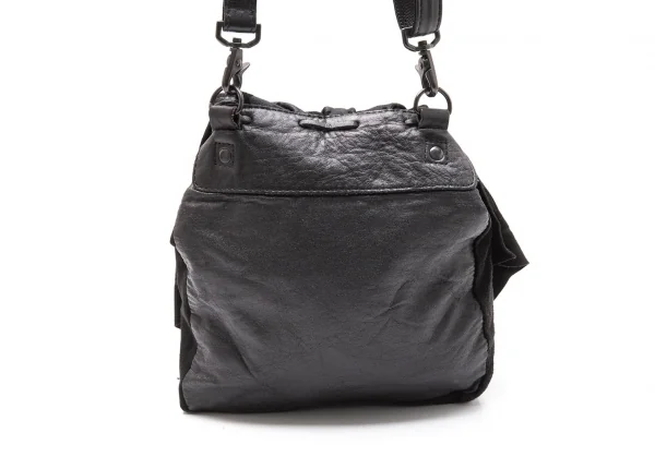 リミフゥLIMI feu スウェードレザー切替スカルスタープリントフラップショルダーバッグ 黒グレー K-107412_005