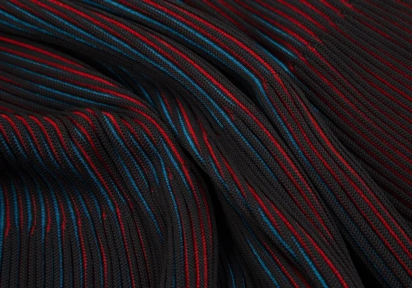 イッセイミヤケ ミーISSEY MIYAKE me ストライプリブフレアセットアップ 黒赤青F K-107578_018