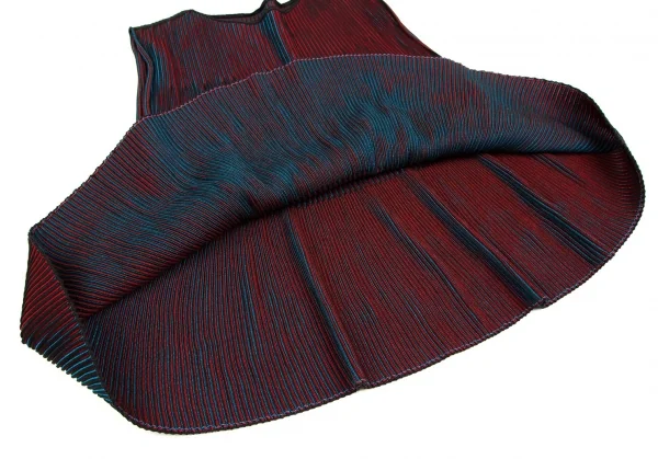 イッセイミヤケ ミーISSEY MIYAKE me ストライプリブフレアセットアップ 黒赤青F K-107578_007