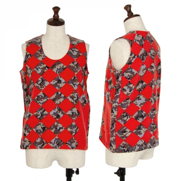 コムデギャルソンCOMME des GARCONS ウールカモ柄ダイヤチェックノースリーブトップス 赤他S位 K-107676_001