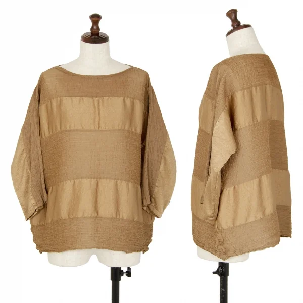 イッセイミヤケ ミーISSEY MIYAKE me シアープリーツサテンボーダー切替トップス ベージュF K-107800_001