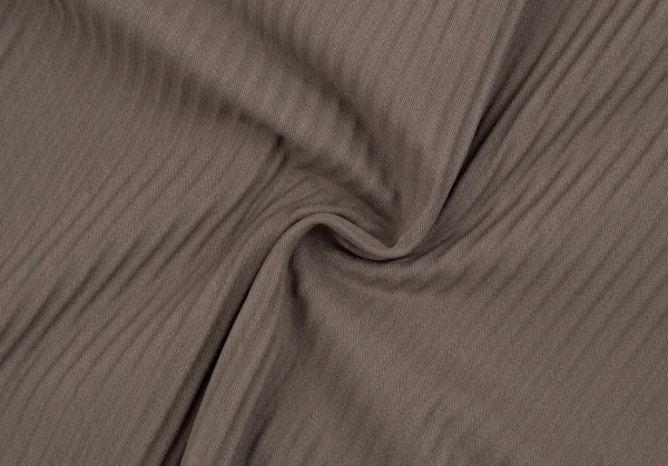 イッセイミヤケ ミーISSEY MIYAKE me バイアス使いファインニットプリーツスクエアシルエットワンピース 茶F K-107803_009