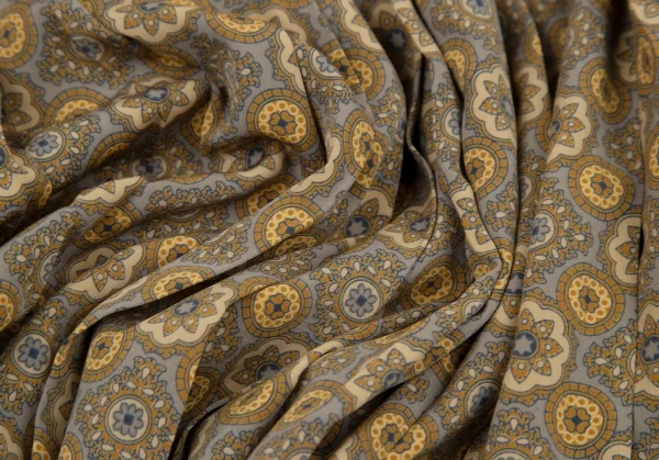 バーバリーズBurberrys' ダマスクプリントプリーツスカート からしグレー11 K-107980_010