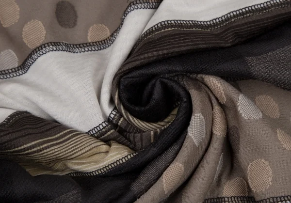 イッセイミヤケ ハートISSEY MIYAKE HaaT ストレッチドットボーダー切替Aラインスカート オフベージュグレー2 K-108391_013