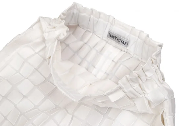 イッセイミヤケISSEY MIYAKE  キューブパッチテーパードパンツ 白1 K-108549_003