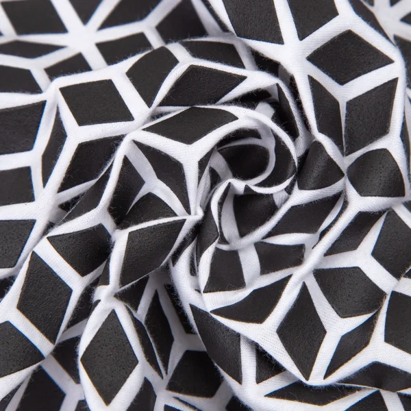 イッセイミヤケISSEY MIYAKE ジオメトリックラバープリントトップス 白黒2 K-108632_014