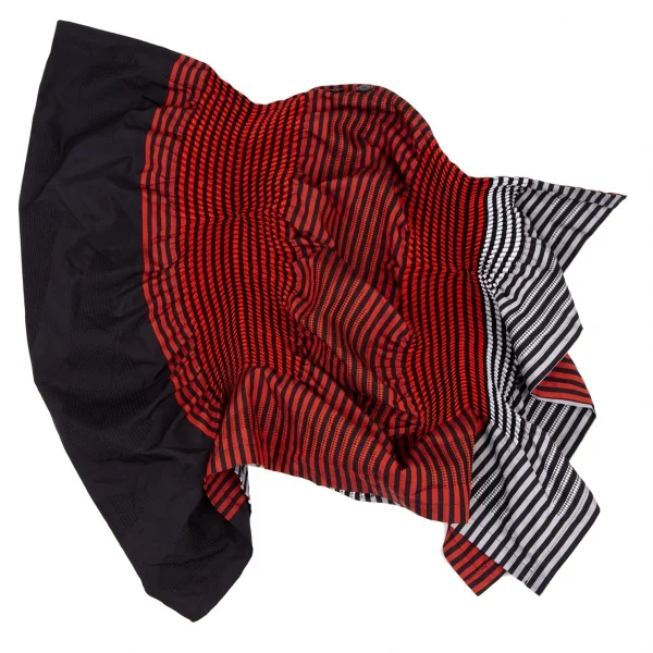 イッセイミヤケISSEY MIYAKE SUNSET ストライププリーツ変形デザインスカート 黒赤グレー2 K-108654_002