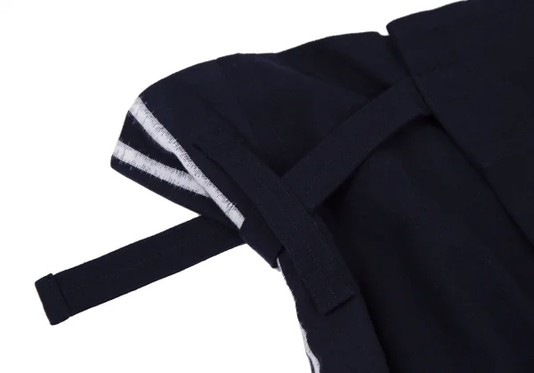 イッセイミヤケ ミーISSEY MIYAKE me サイドラインプリントベルテッドワイドクロップドパンツ 紺白M位 K-108682_010