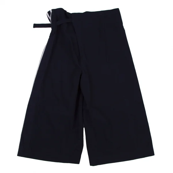 イッセイミヤケ ミーISSEY MIYAKE me サイドラインプリントベルテッドワイドクロップドパンツ 紺白M位 K-108682_009