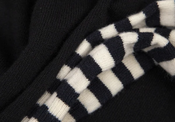 コムコム コムデギャルソンCOMME des GARCONS ウール袖ボーダーラウンドネックカーディガン 黒紺白S K-108853_010