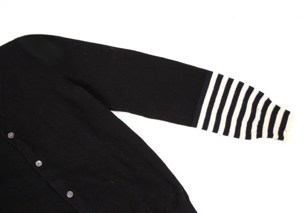 コムコム コムデギャルソンCOMME des GARCONS ウール袖ボーダーラウンドネックカーディガン 黒紺白S K-108853_005