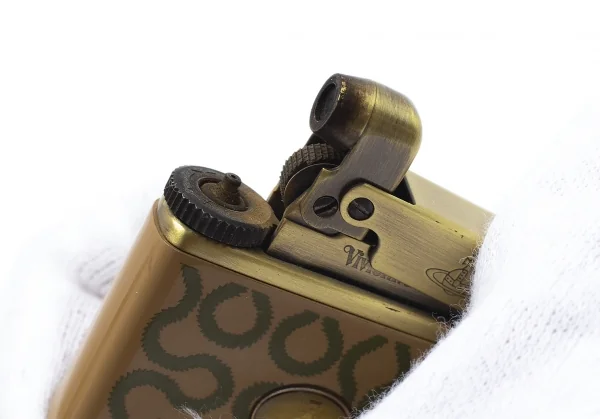 ヴィヴィアンウエストウッドVivienne Westwood スクイグル柄ガスライター ベージュ K-109131_007