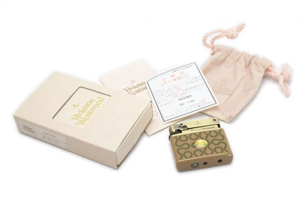 ヴィヴィアンウエストウッドVivienne Westwood スクイグル柄ガスライター ベージュ K-109131_008