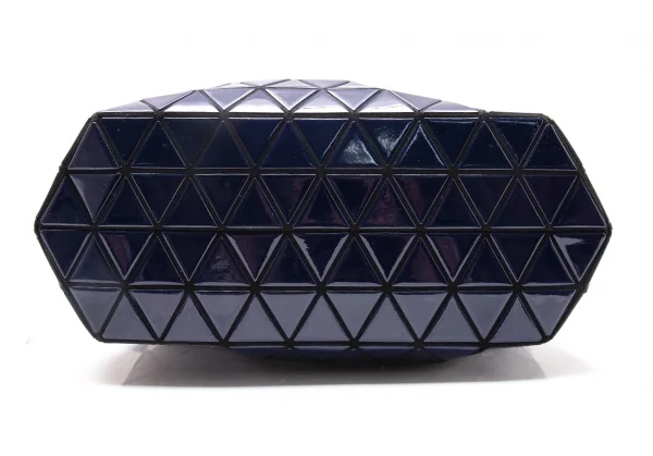 バオバオ イッセイミヤケ BAO BAO ISSEY MIYAKE CRYSTAL GLOSS ショルダーバッグ ネイビー K-109399_005