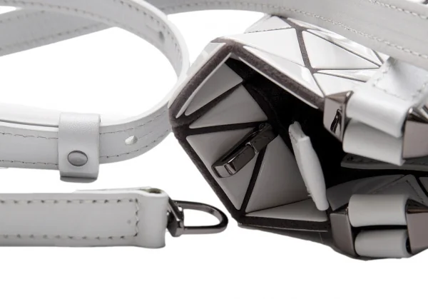 バオバオ イッセイミヤケ BAO BAO ISSEY MIYAKE CRYSTAL GLOSS ミニショルダーバッグ オフ K-109400_011