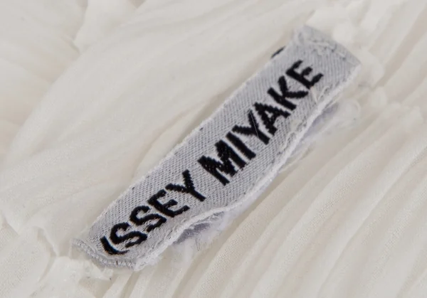 イッセイミヤケISSEY MIYAKE フロントテープ貼り付けハイネックプリーツカットソー 白M位 K-109431_017