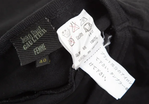 ジャンポールゴルチエ ファムJean Paul GAULTIER FEMME フロッキーレタリングプリントカットソー 黒40 K-109573_015