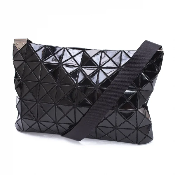 バオバオ イッセイミヤケ BAO BAO ISSEY MIYAKE マチ付きショルダーバッグ 黒 K-109732_001